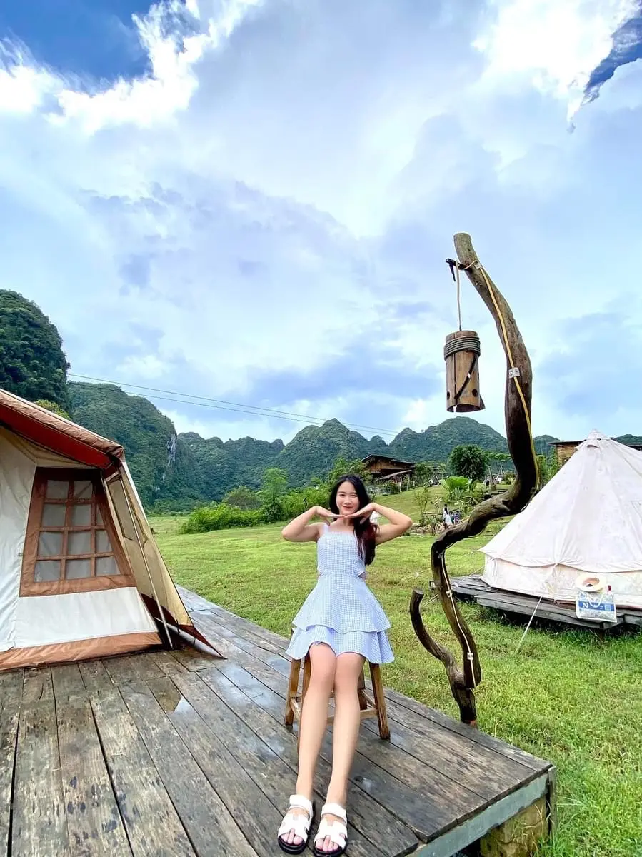 Lều Glamping nhìn từ phía sân hiên